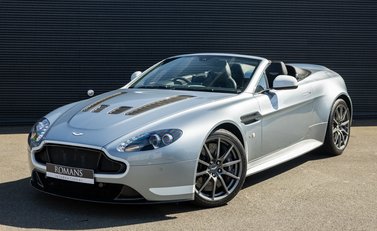 Aston Martin V12 Vantage S ROADSTER 2