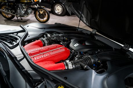 Ferrari 12Cilindri COUPE. HISTORIC PAINTWORK. PASSENGER DISPLAY. LIFT. PANO ROOF. CARBON INT. 59