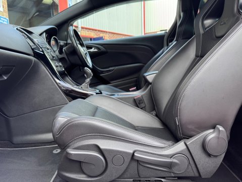 Vauxhall Astra GTC 2.0T VXR Euro 6 (s/s) 3dr 38