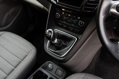 Ford Grand Tourneo Connect TITANIUM TDCI 29