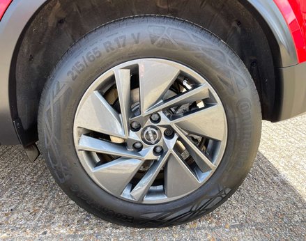 Nissan Qashqai 1.3 Qashqai Acenta Premium DiG-T MHEV 5dr 13