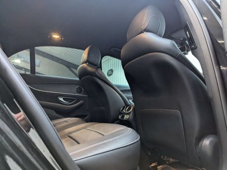 Mercedes-Benz E Class 2.0 E 300 AMG Line de Auto 4dr 57