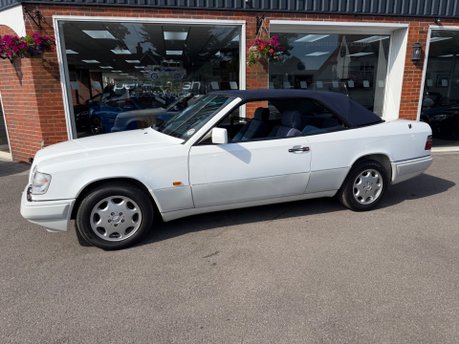 Mercedes-Benz E Class 3.2 E320 Cabriolet 2dr Petrol Automatic (217 bhp) 37