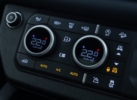 Land Rover Defender 110 V8 CARPATHIAN EDITION Urban 25