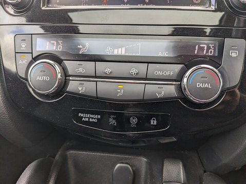 Nissan Qashqai DIG-T N-CONNECTA 27