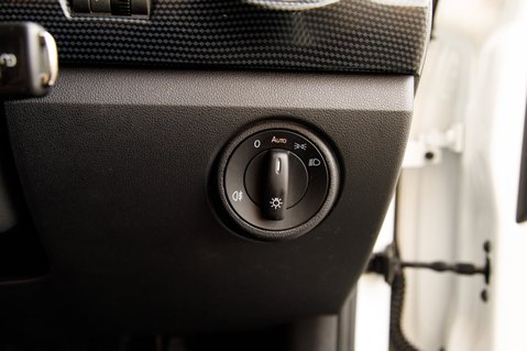 Volkswagen Up BLACK EDITION 11