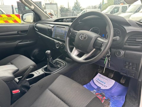 Toyota Hilux ACTIVE 4WD D-4D DCB 14