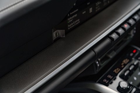 Porsche 911 Turbo S PDK Coupe 23