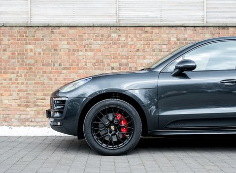 Porsche Macan GTS 22