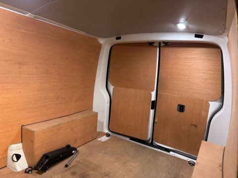 Volkswagen Transporter 2.0 Transporter T28 Highline TDI 33
