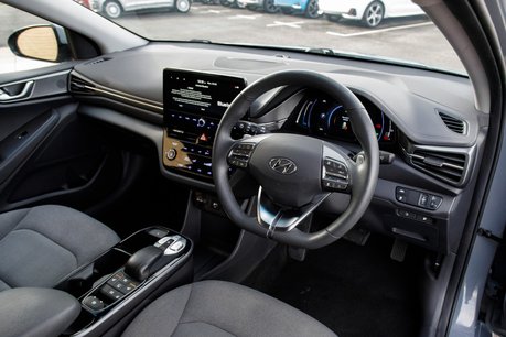 Hyundai IONIQ PREMIUM