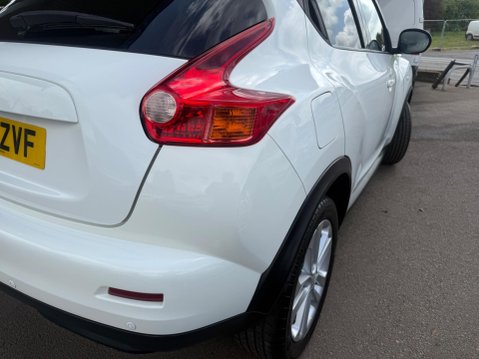 Nissan Juke 1.6 Acenta Premium Euro 5 (s/s) 5dr 10