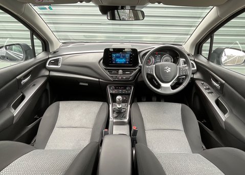 Suzuki SX4 S-Cross MOTION BOOSTERJET MHEV 11