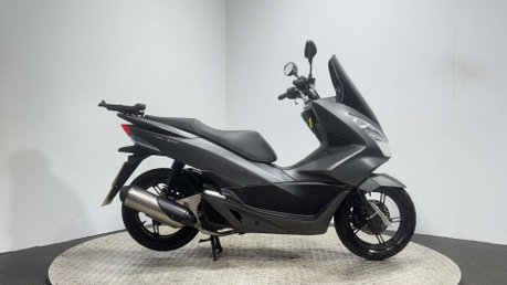 Honda PCX 2015 WW ONLY 7K ARROW EXHAUST NEW MOT VERY CLEAN 125CC SCOOTER 1