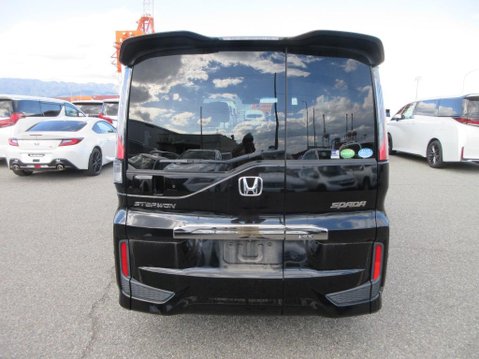 Honda Stepwagon RP3 1.5 TURBO SPADA COOL SPIRIT + 7 Seats 5