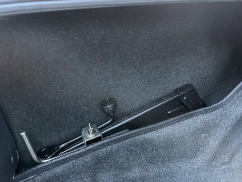 BMW 5 Series E28 518i Saloon 57