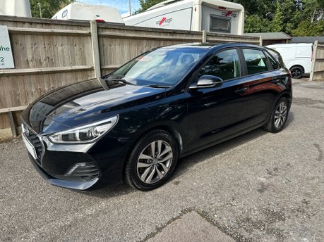 Hyundai i30 1.6 CRDI SE NAV 5 Dr 8