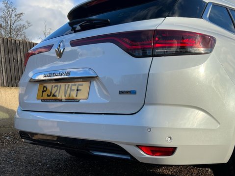 Renault Megane ICONIC E-TECH 12