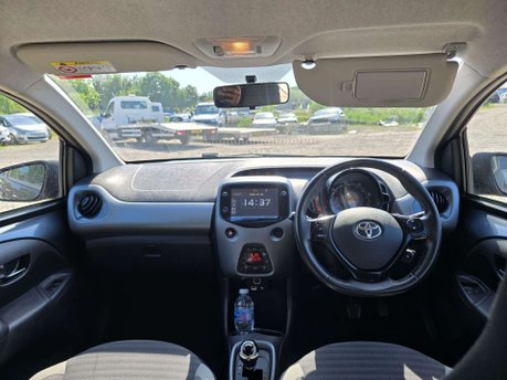Toyota Aygo 1.0 VVT-i x-trend Funroof 5dr Petrol x-shift Euro 6 (71 ps) 9