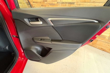 Honda Jazz 1.3 i-VTEC SE Hatchback 5dr Petrol Manual Euro 6 (s/s) (102 ps) 54