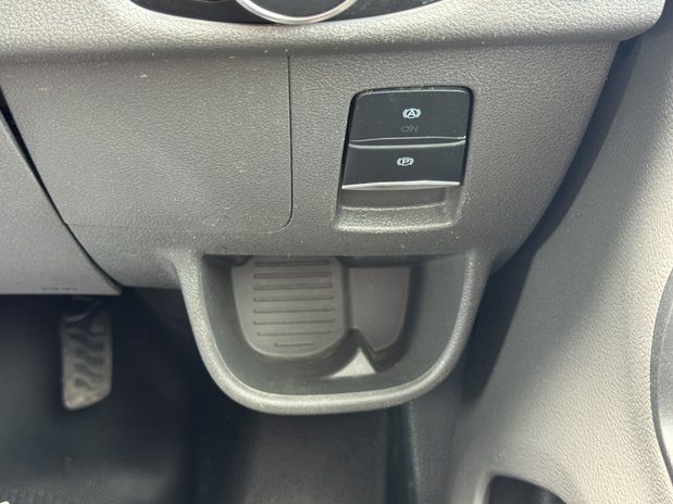 Ford Transit AUTO MWB [SOLD SM] L2H2 Medium Roof Limited 350 Air Con Alloys Sensors EURO 23