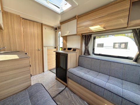 Bailey Phoenix 420 GT75 16