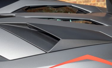 Lamborghini Aventador SV LP750-4 Roadster 31