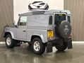 Land Rover Defender 2.4 TDCi Hard Top SUV 4WD SWB Euro 4 3dr 2