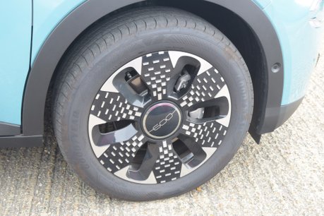Fiat 600 1.2 Hybrid 48V 136 La Prima 4