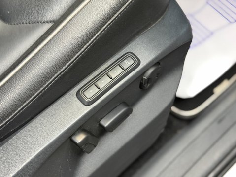 Volkswagen Tiguan 2.0 TDI SE Navigation 4Motion Euro 6 (s/s) 5dr 32