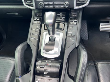 Porsche Cayenne DIESEL 4.2 V8 S TIPTRONIC S 15