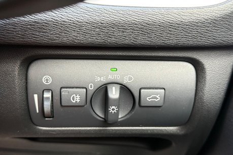 Volvo V40 T3 R-DESIGN EDITION 31