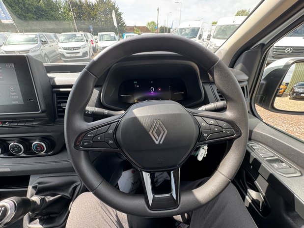 Renault Trafic SWB L1H1 [SOLD MM] Low Roof Advance SL30 Air Con Nav Sensors EURO 6 21