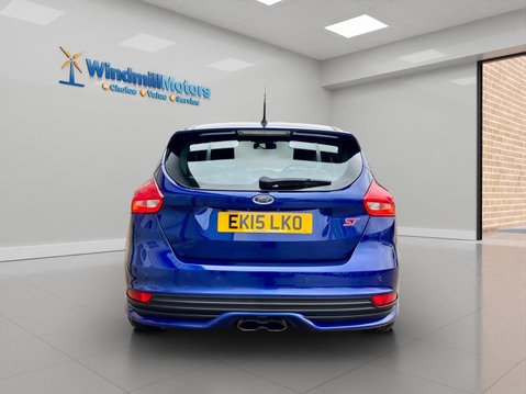 Ford Focus 2.0T EcoBoost ST-2 Euro 6 (s/s) 5dr 9