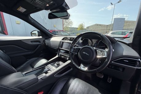 Jaguar F-Pace 3.0 F-PACE V6 S AWD D Auto 4WD 5dr 22