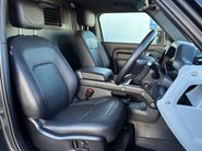 Land Rover Defender 90 D300 Hard Top X-Dynamic HSE 4
