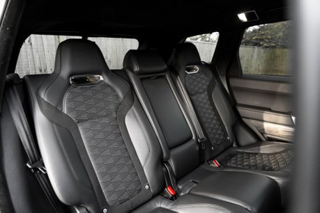 Land Rover Range Rover Sport SVR CARBON EDITION. DEPLOYABLE SIDE STEPS. MATRIX LEDs. CARBON FIBRE ENGINE BAY 19