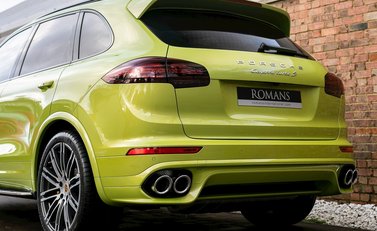 Porsche Cayenne Turbo S 25