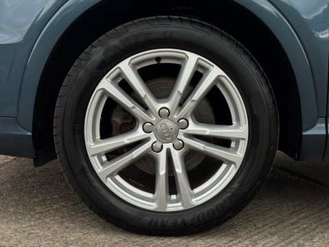 Audi Q3 1.4 TFSI CoD S line Edition S Tronic Euro 6 (s/s) 5dr 9