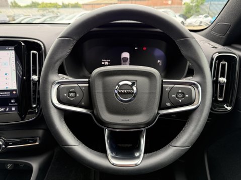 Volvo C40 Recharge 69kWh Core SUV 5dr Electric Auto (231 ps) 32