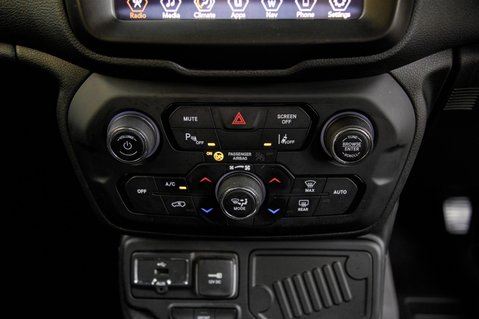 Jeep Renegade NIGHT EAGLE 34