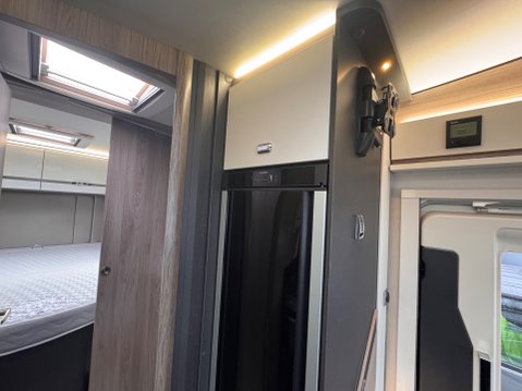 Swift Voyager 594 27