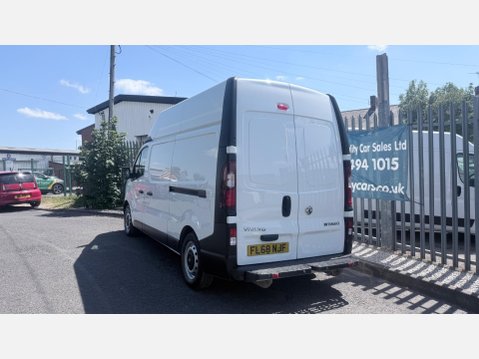 Vauxhall Vivaro 1.6 CDTi 2900 BiTurbo ecoTEC L2 H2 Euro 6 (s/s) 5dr 4