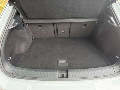 Volkswagen T-Roc 1.6 T-Roc R-Line TDI 5dr 35