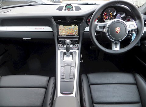 Porsche 911 (991) Martini Racing Edition 5