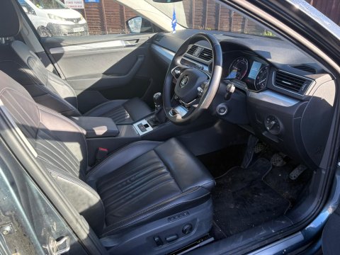 Skoda Superb SE TECHNOLOGY TDI 16