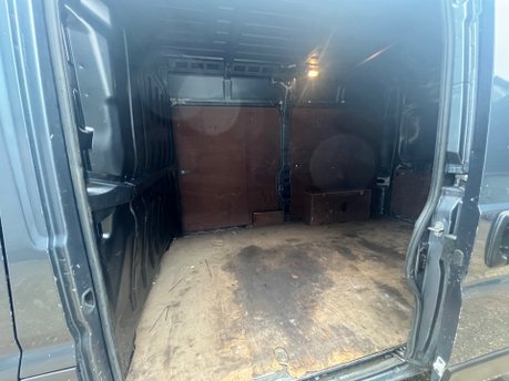 Peugeot Boxer BLUEHDI 335 L2H2 PROFESSIONAL P/V 28