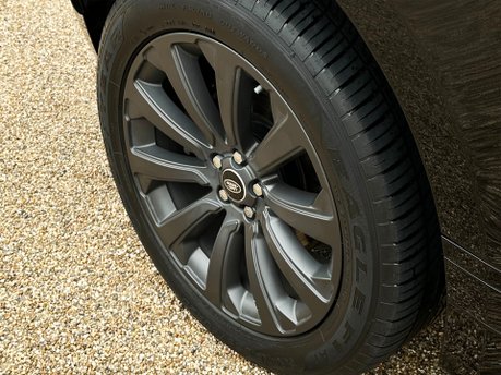 Land Rover Range Rover Velar R-DYNAMIC SE 34