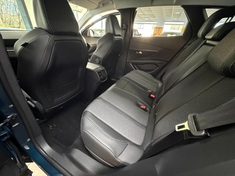Peugeot 3008 1.6 13.2kWh Allure Premium e-EAT Euro 6 (s/s) 5dr 8