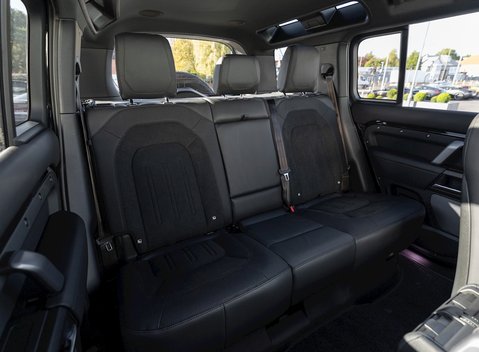 Land Rover Defender 110 V8 14